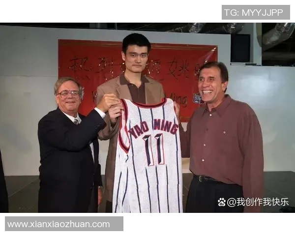 姚明进场手势背后的故事与篮球文化的深刻影响