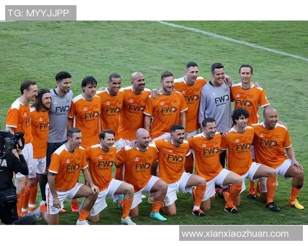 足球明星齐聚一堂合影视频展现球场之外的友谊与精彩瞬间